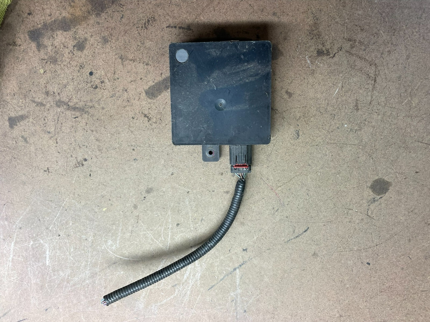 2013 to 2018 Ford Lincoln Rear Radar Blind Spot Module i7024 PS1