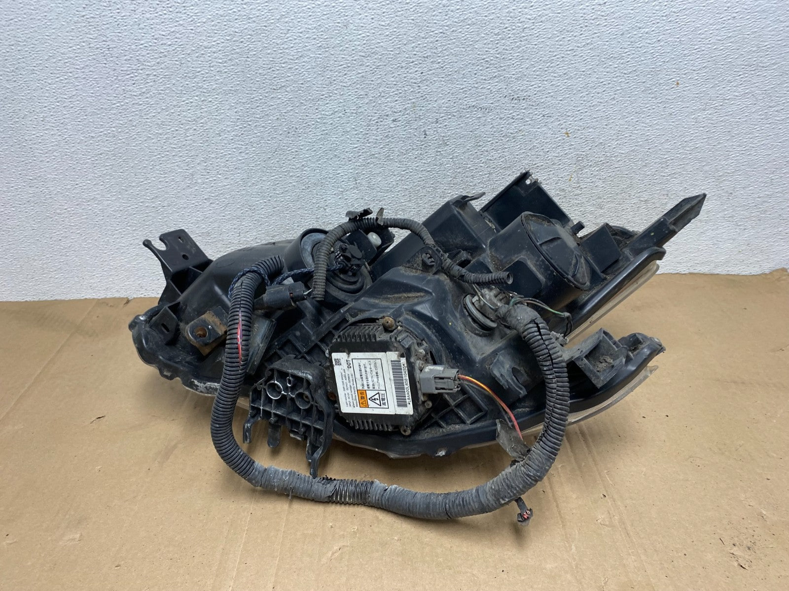 2009 - 2014 Nissan Maxima Headlight Right Passenger Xenon HID TYC AE9090 DW7