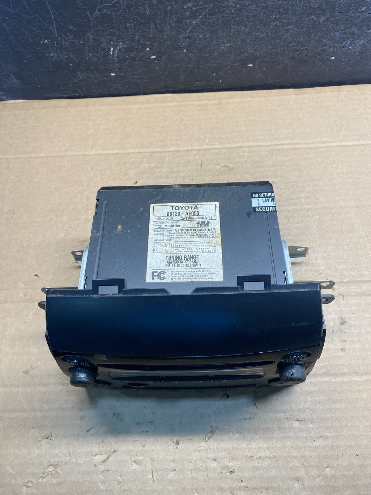 2004 to 2010 Toyota Sienna AM FM CD WMA Mp3 Radio Receiver AE8190 DG3
