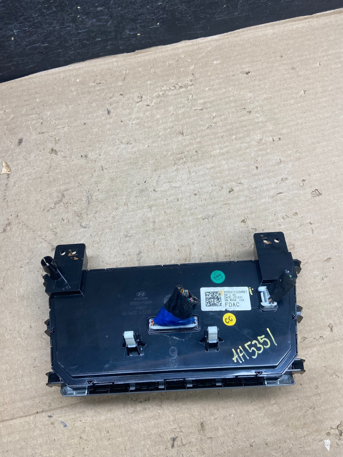 2017 to 2018 Hyundai Elantra Center Heater A/C Climate Control Panel AH5351 DG3