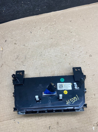 2017 to 2018 Hyundai Elantra Center Heater A/C Climate Control Panel AH5351 DG3