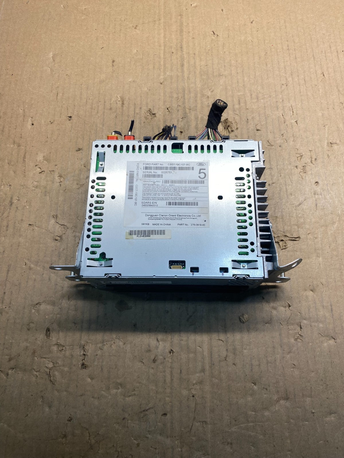 2011 to 2013 Ford Explorer Audio Equipment Radio Receiver AM FM CD AC2427 DG4