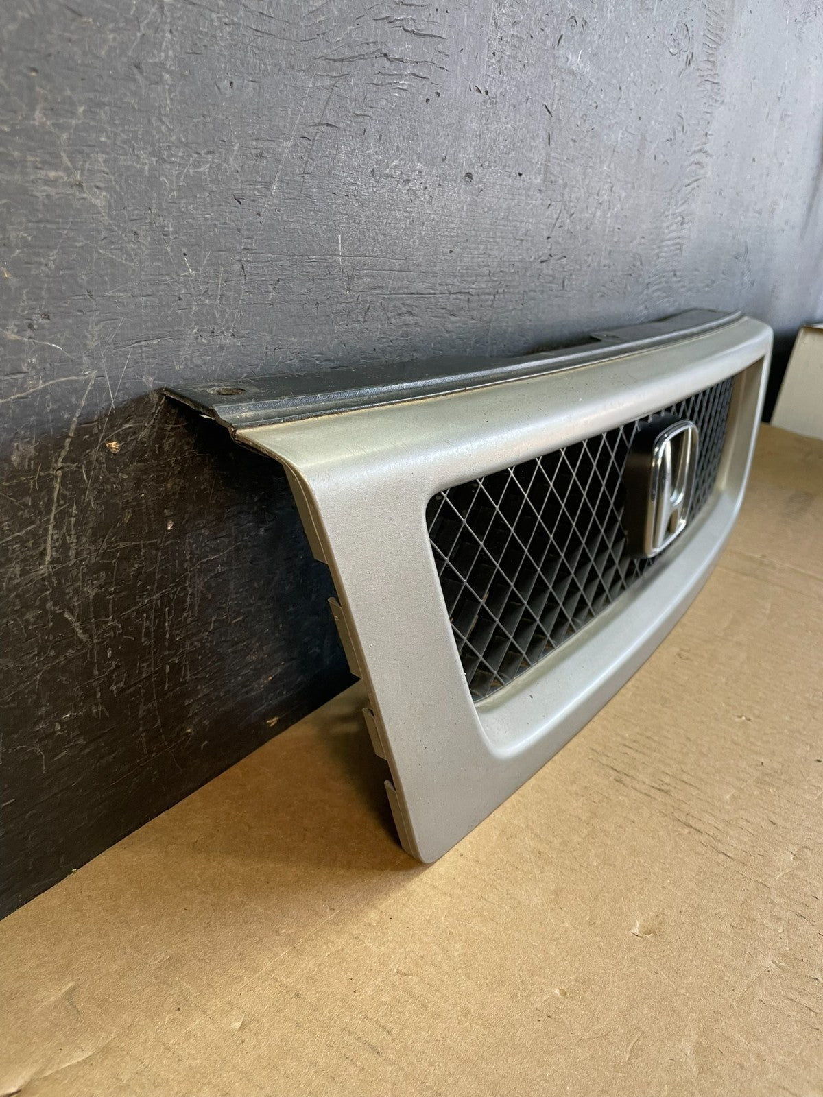 2003 2004 2005 2006 Honda Element Front Upper Grill Grille AD0250 DG2