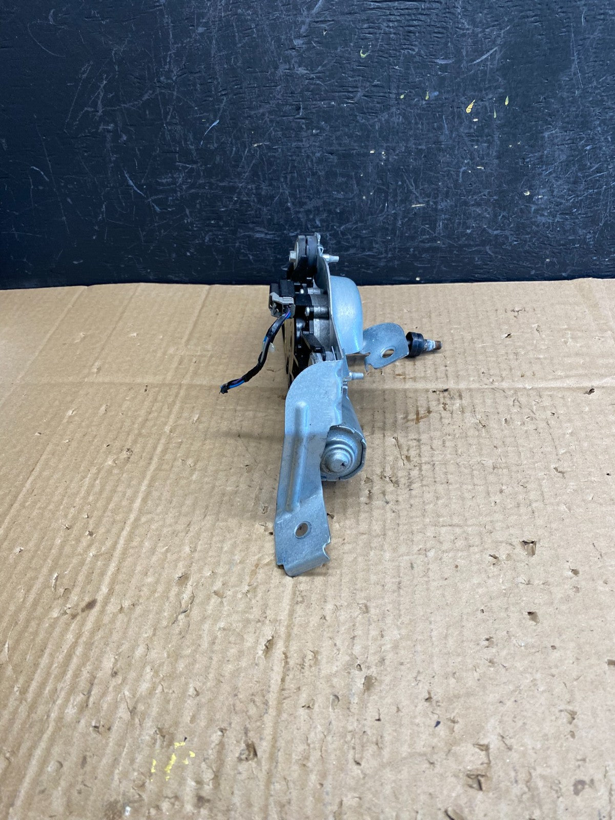 2011 to 2019 Ford Fiesta Rear Windshield Wiper Motor ac9583 DG1