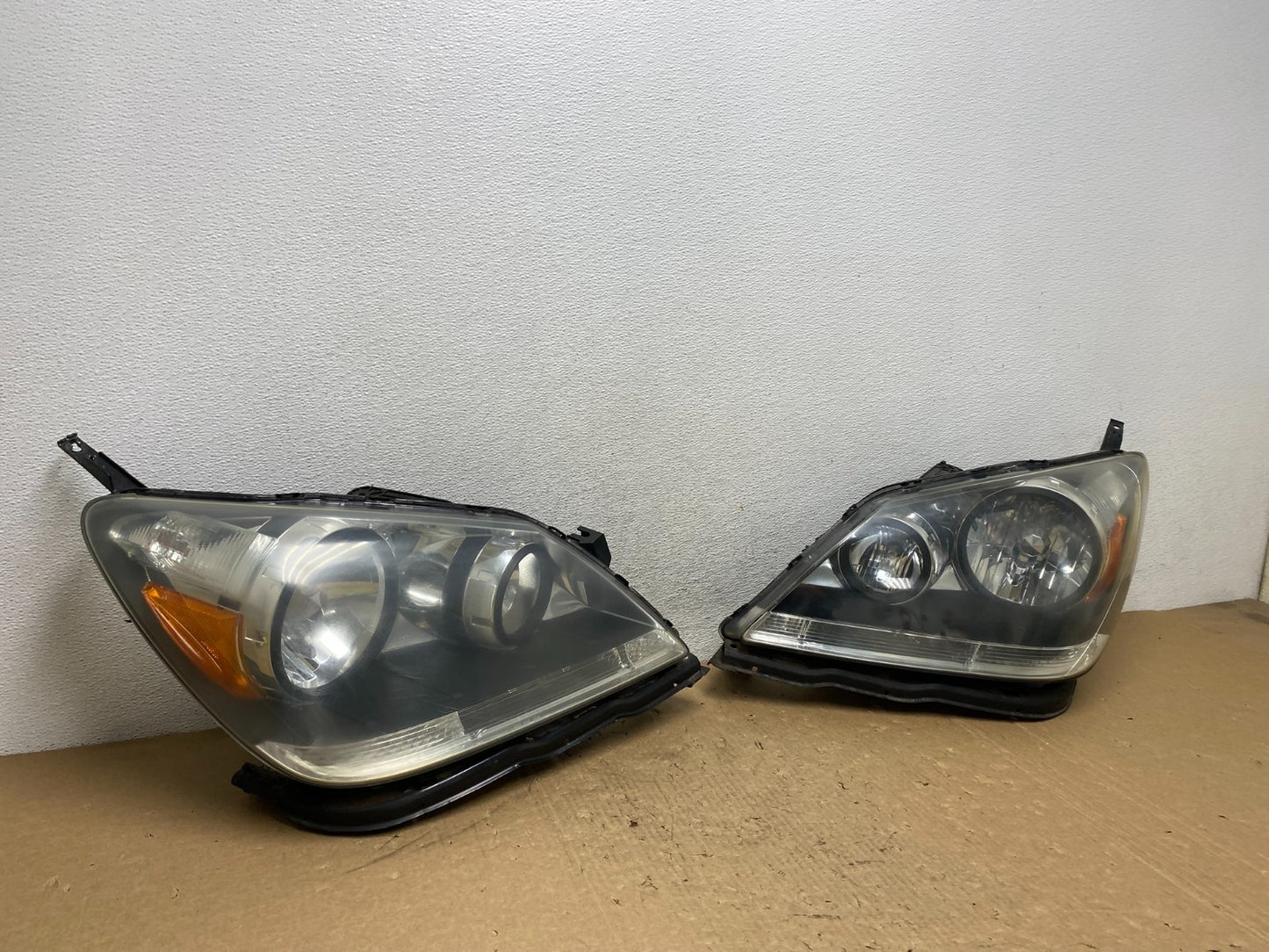 2005 2006 2007 Honda Odyssey Left+Right Set Halogen Headlights AG1173 DW2