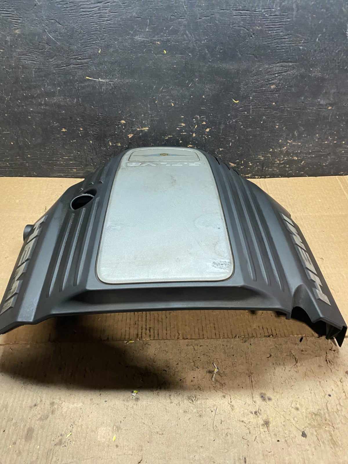 2005 to 2010 Chrysler 300 5.7L V8 Hemi Engine Motor Cover OEM X9596 DG1