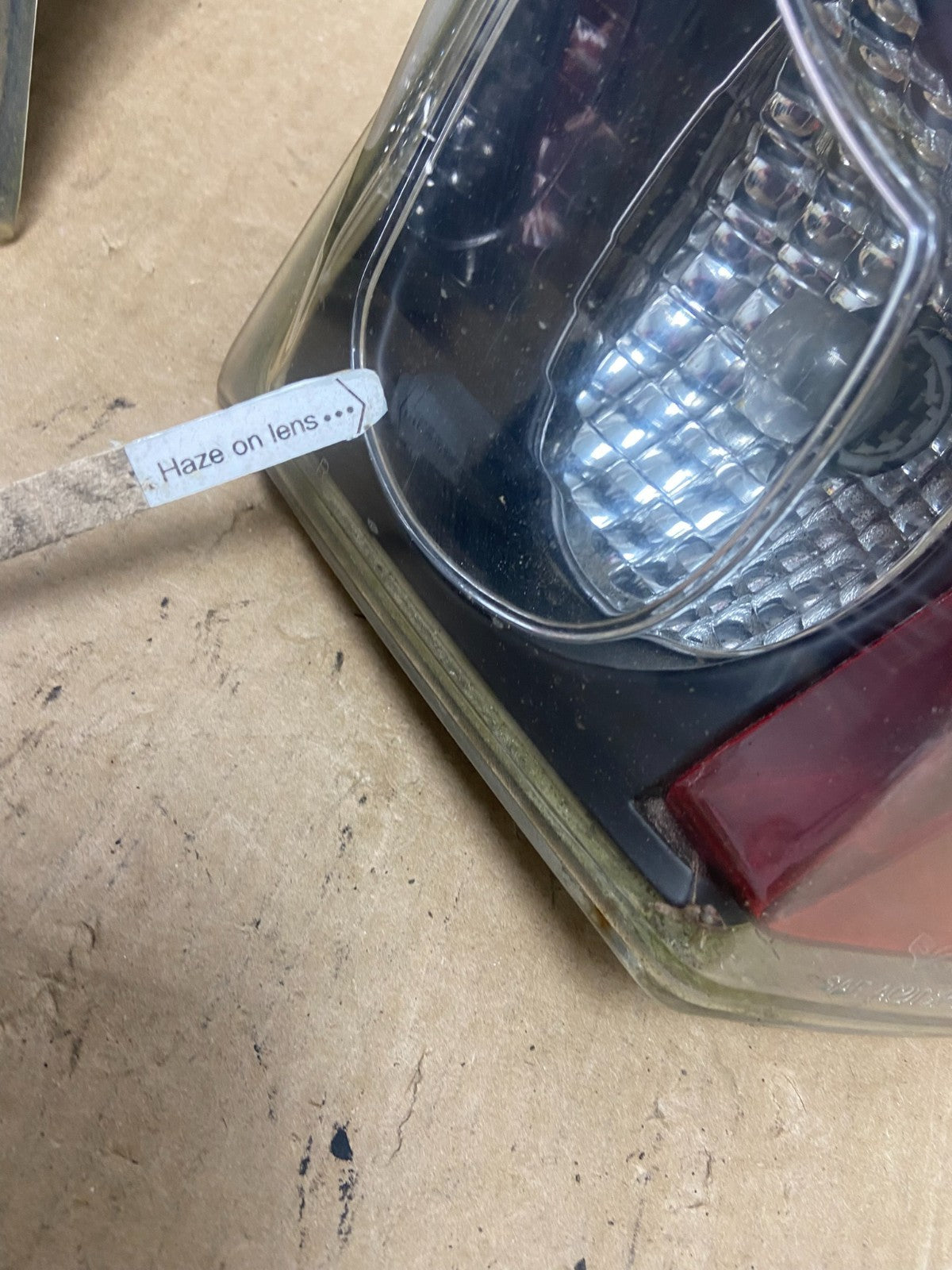 2002 to 2006 Cadillac Escalade Left+Right Side Tail Lights AF97475