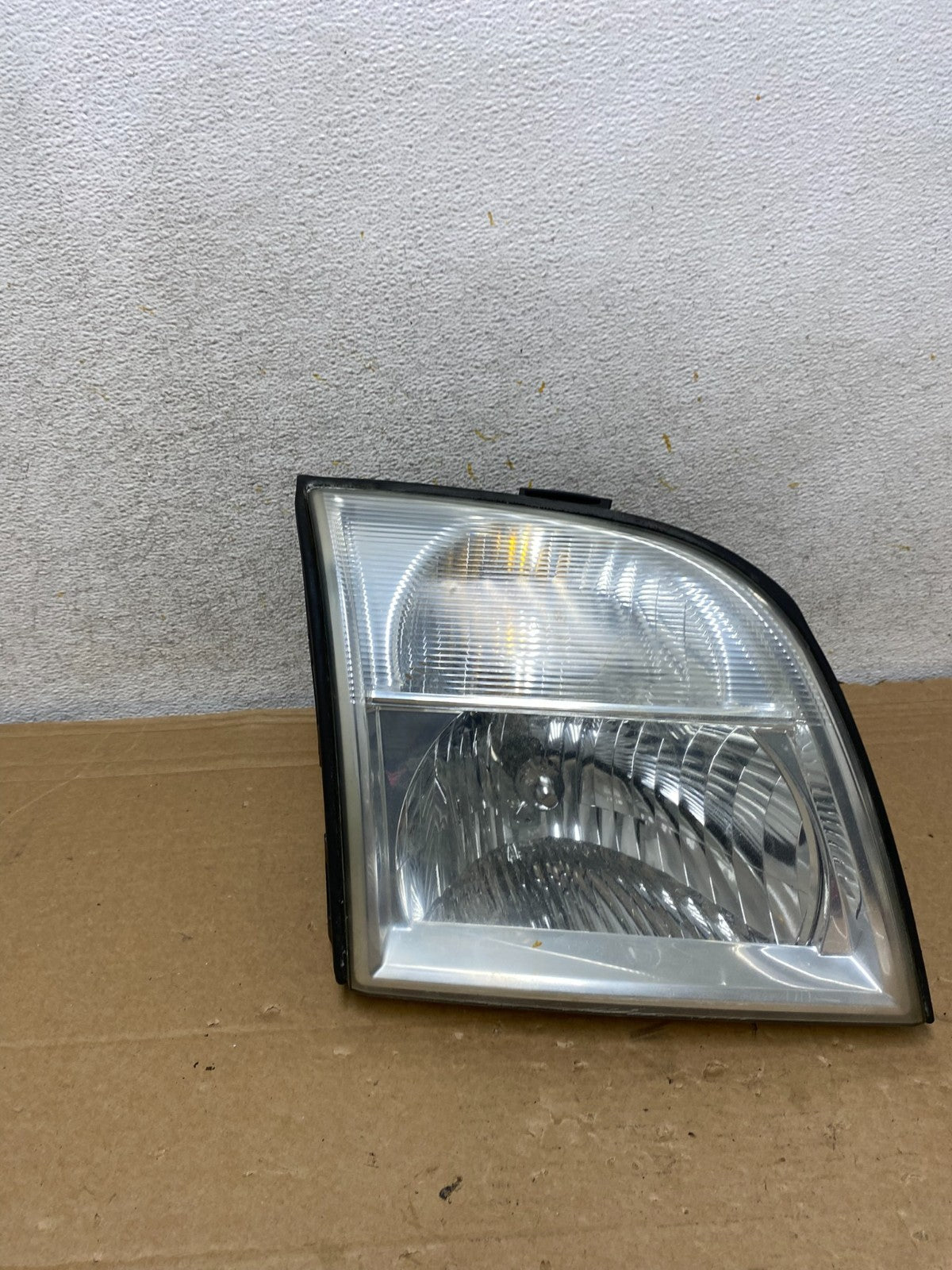 2006-2010 Mercury Mountaineer Right Passenger Rh Side Halogen Headlight AH82680