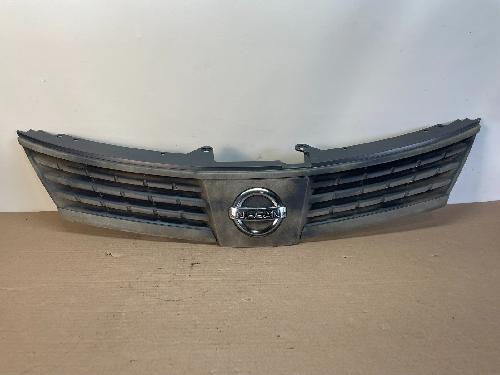 2007 2008 2009 Nissan Versa Sedan Front Upper Grill Grille AF8485 DG0