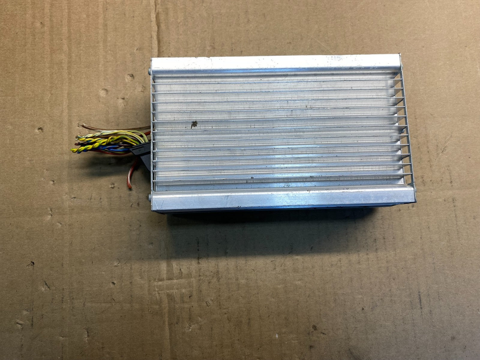 2008 to 2010 Bmw 528i 535i Harman Becker Stereo Audio Amplifier Amp Oe AA7630 DG0