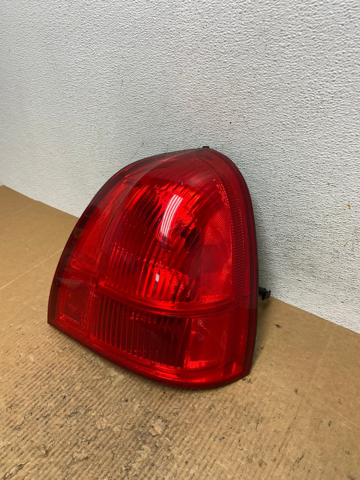 2003 to 2011 Lincoln Town Car Right Passenger Rh Tail Light AE2760 LK1