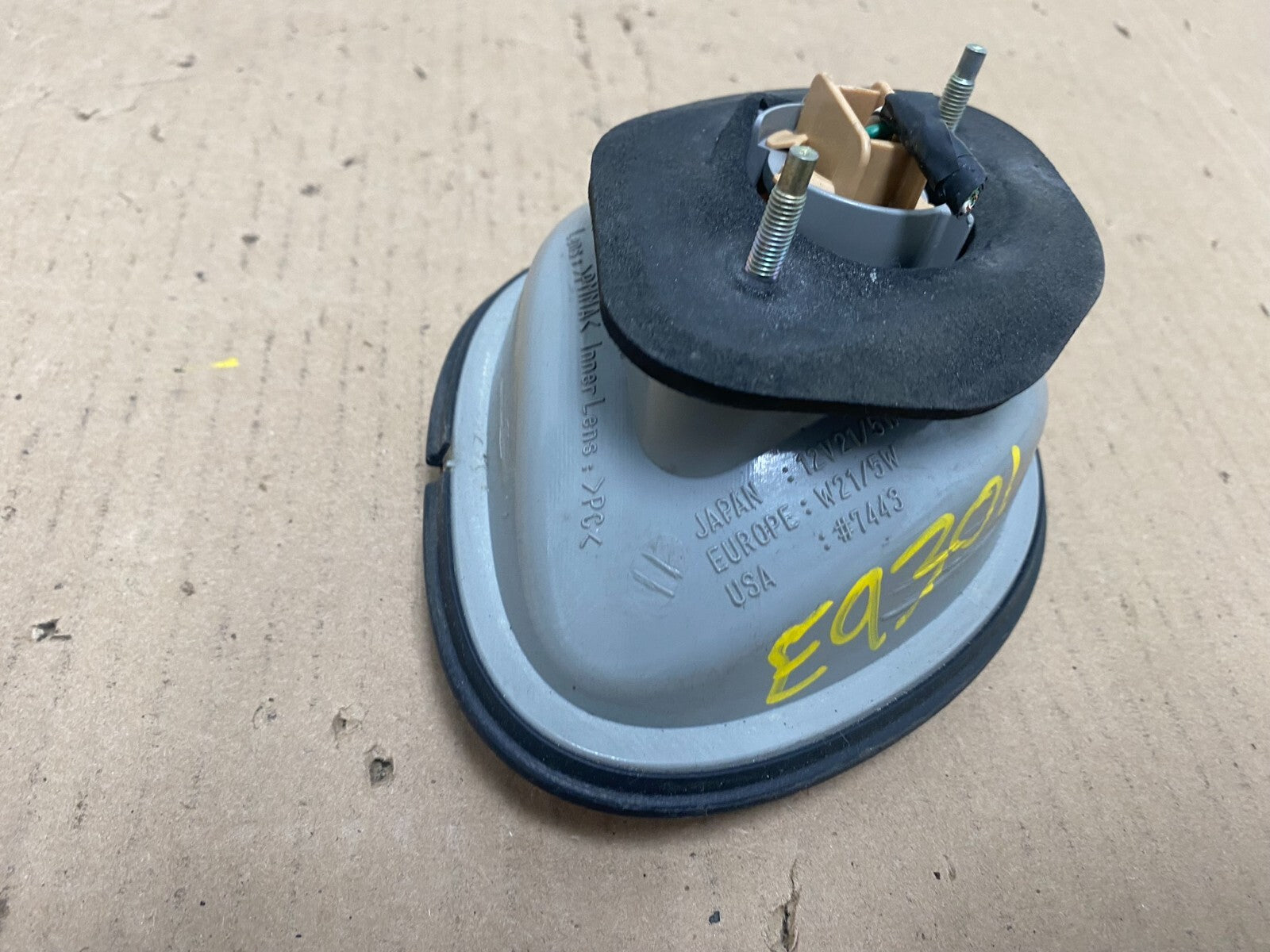 1998-1999 Lexus GS300 Left Driver LH SIde Inner Tail Light OEM E93014