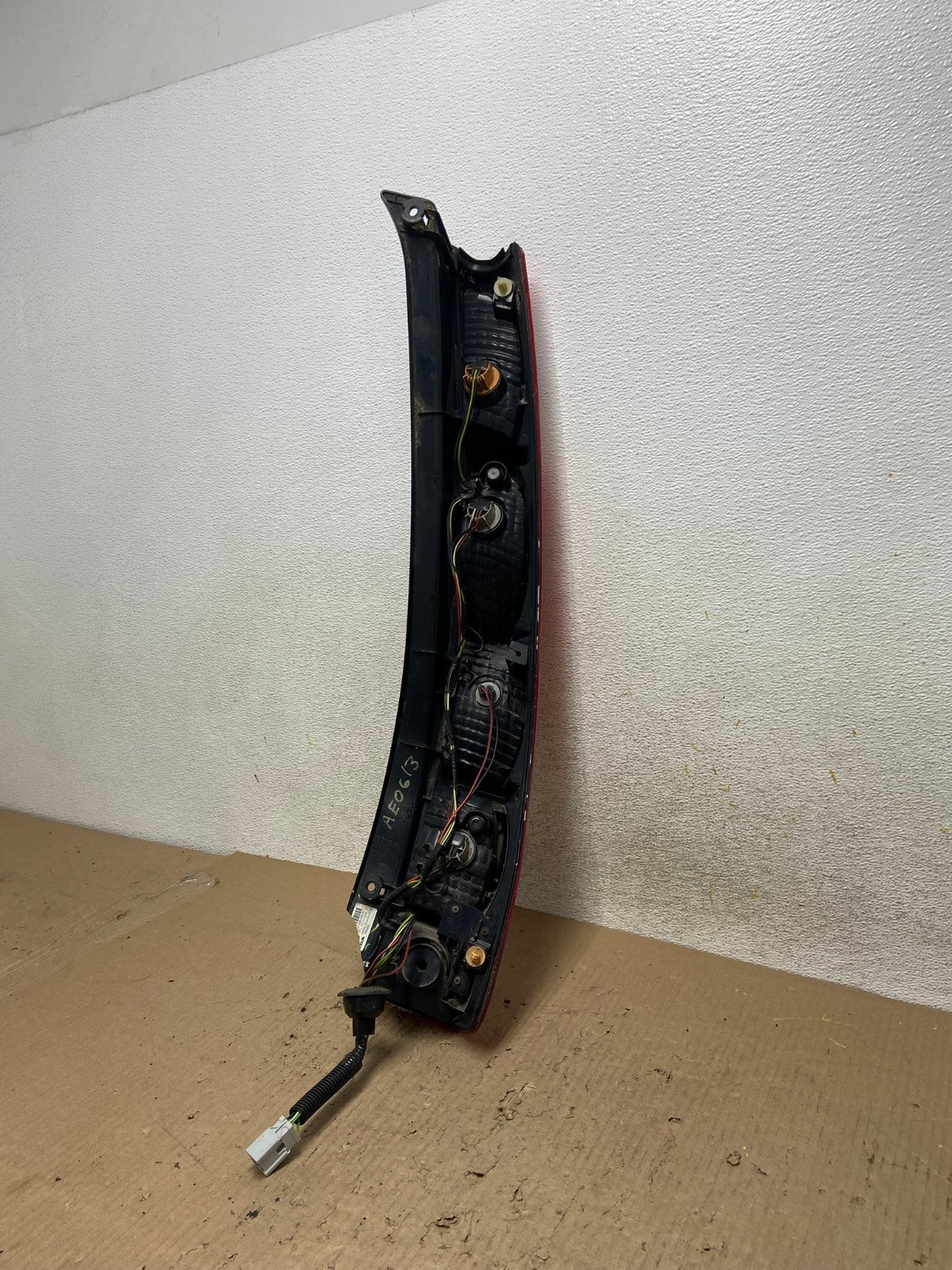 2005 to 2006 Honda Cr-v Crv Left Driver LH Tail Light AH6040 LK9