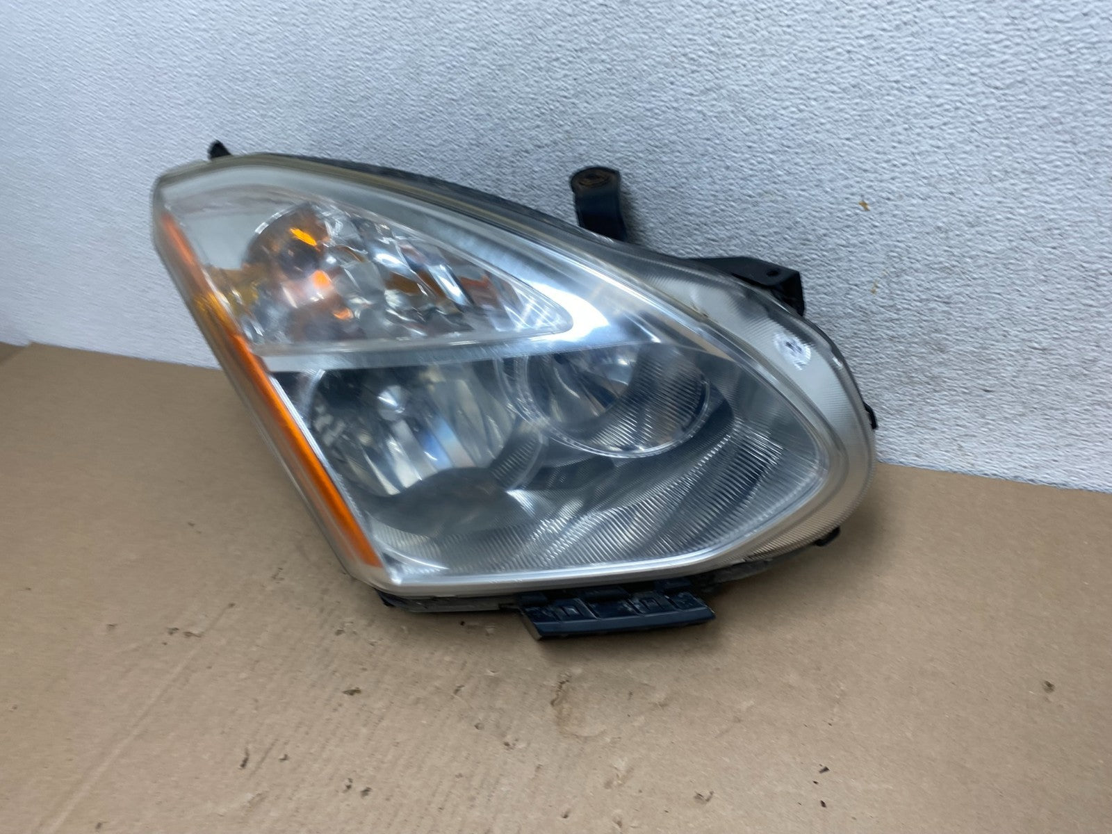 2009-2013 Nissan Rogue Right Passenger Halogen Headlight AG6694 DW1
