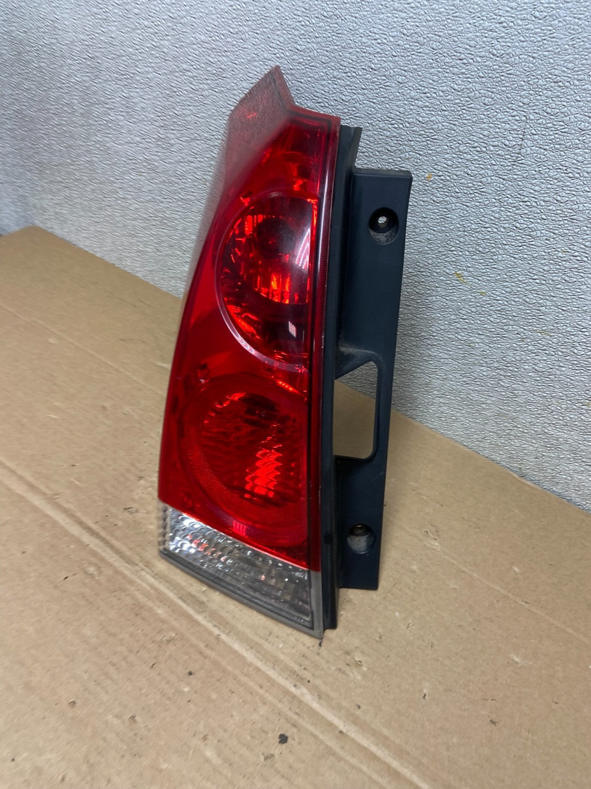 2004 to 2009 Nissan Quest Left Driver Lh Side Tail Light AB4457 LK1