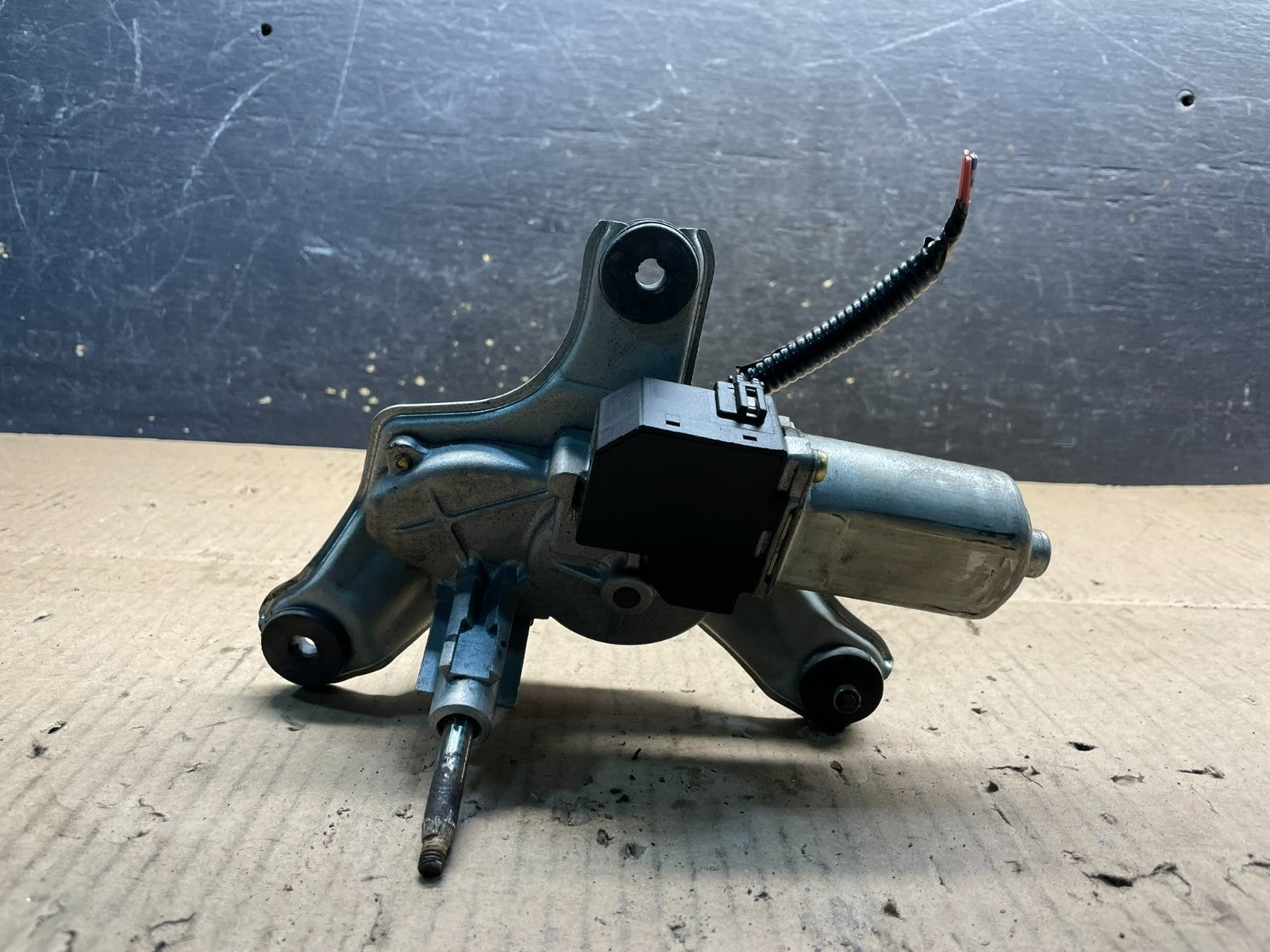 2001 to 2007 Toyota Highlander Rear Wiper Motor OEM V1881 DG1