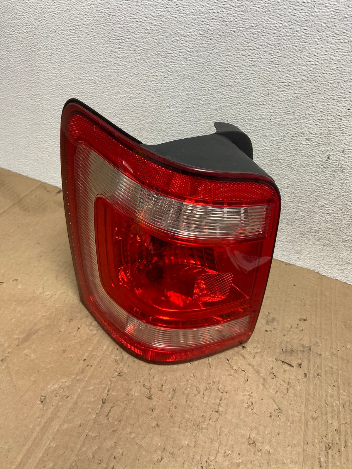 2008 to 2012 Ford Escape Left Driver LH Side Tail Light AE9360 LK0