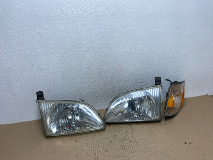 2001 2002 2003 Toyota Sienna Left+Right Side Set Headlights Halogen AF5882 DW0