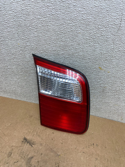 2001 2002 Subaru Forester Left Driver Inner Lid Mounted Tail Light Z7947 DW0