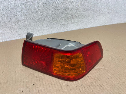 2000 to 2001 Toyota Camry Right Passenger Rh Tail Light AE9673 LK0