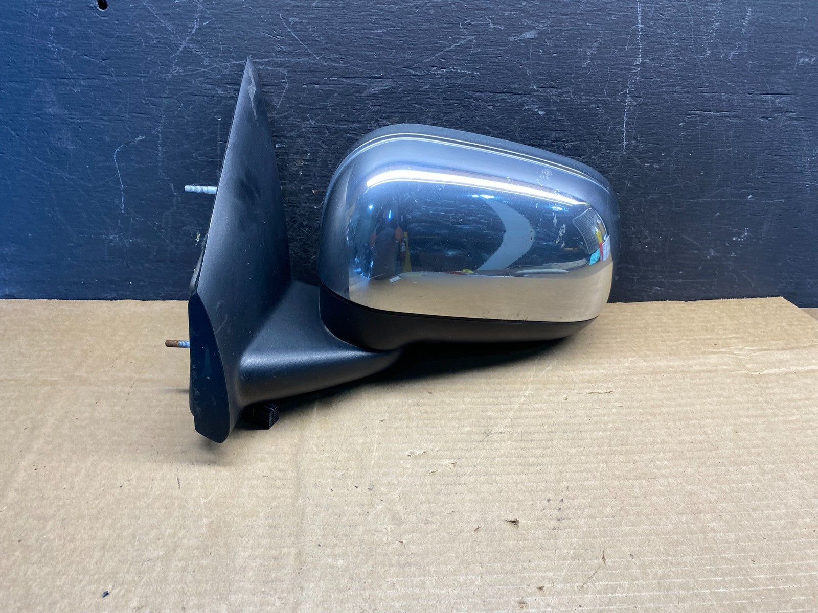 2007 2008 2009 Chrysler Aspen Left Driver LH Heated Mirror AD9720 DW0