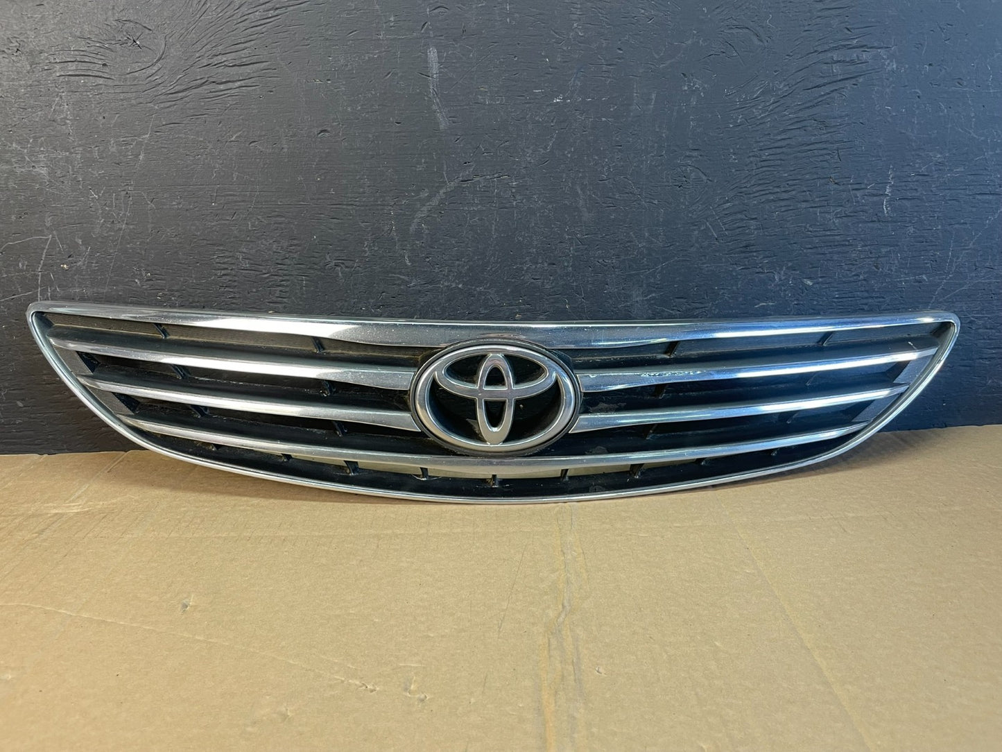 2005 to 2006 Toyota Camry Front Upper Grill Grille AC9704 DG0