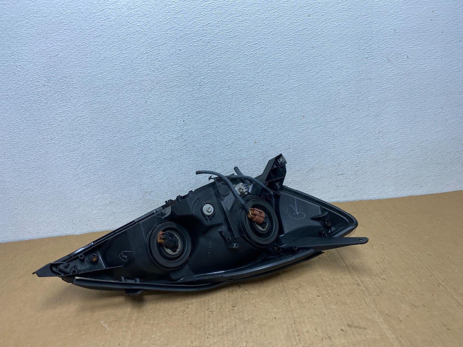 2004-2005 Toyota Sienna Left Driver LH Side Halogen Headlight AD1325 DW6
