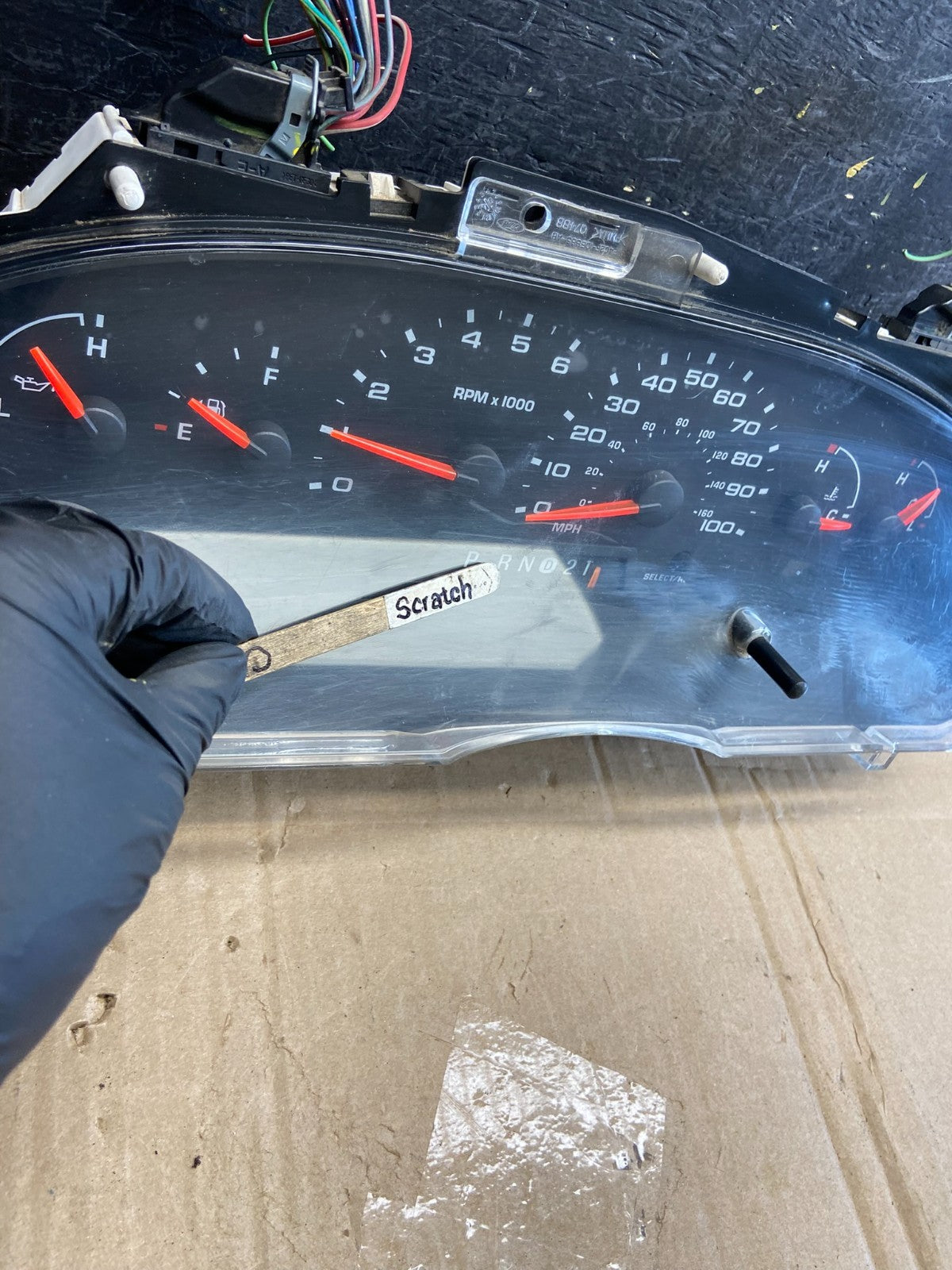 2006 Ford E350 Gauge Speedometer Cluster ad7146 DG2