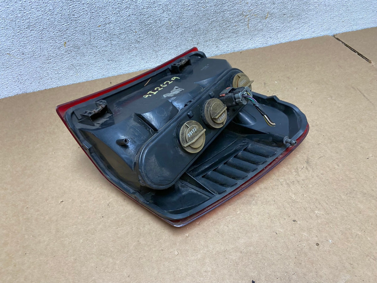1999 - 2004 Jeep Grand Cherokee WJ Left Driver Lh Tail Light AI2629 LK5