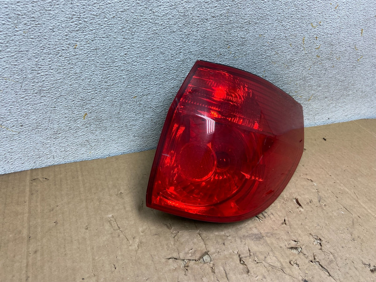 2006 - 2010 Toyota Sienna Right Passenger Side Tail Light AI9316 LK2
