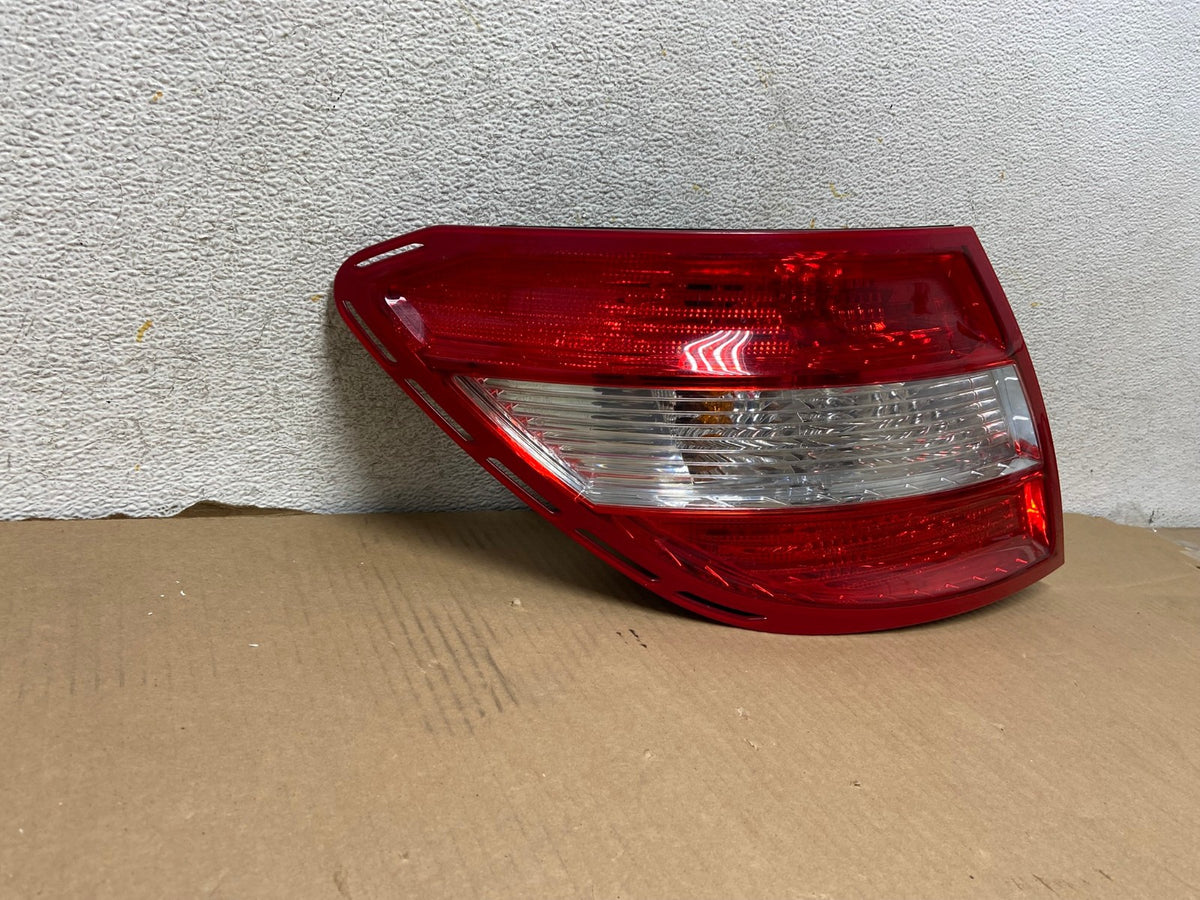 2008 2009 2010 2011 Mercedes C-Class Left Driver Side Tail Light AH2987 LK1