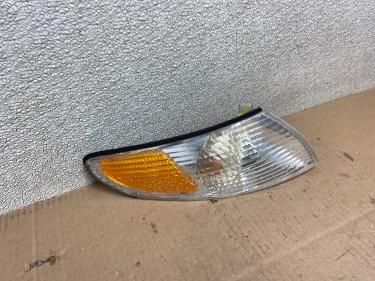 1999-2001 Toyota Solara Right Passenger RH Front Turn Park Signal Y2631 DW2