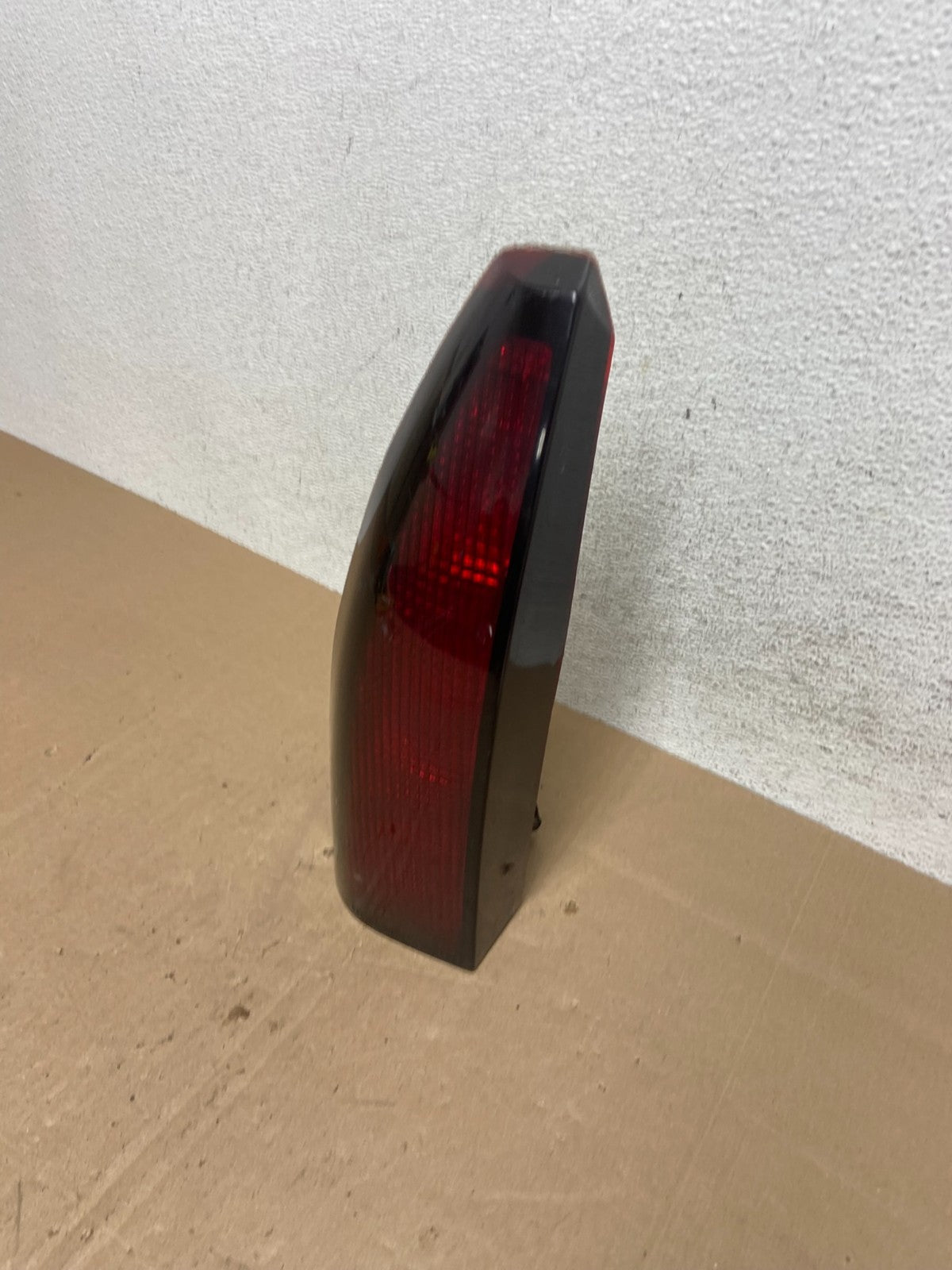 1995 to 2002 Cadillac Eldorado Left Driver LH Tail Light AE5066 DG1