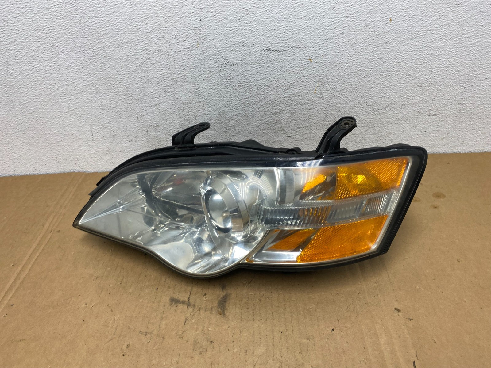 2006 to 2007 Subaru Legacy Left Driver LH Side Headlight AD2681 DW0
