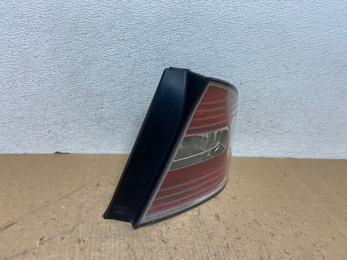 2005 to 2007 Subaru Legacy Outback Right Passenger RH Tail Light AG1452 LK2