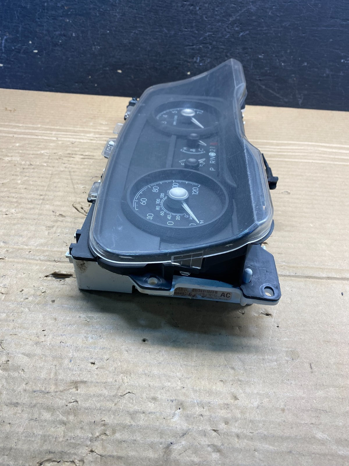 2009 to 2010 Mercury Marquis Speedometer Cluster Gauge ae6178 DG1
