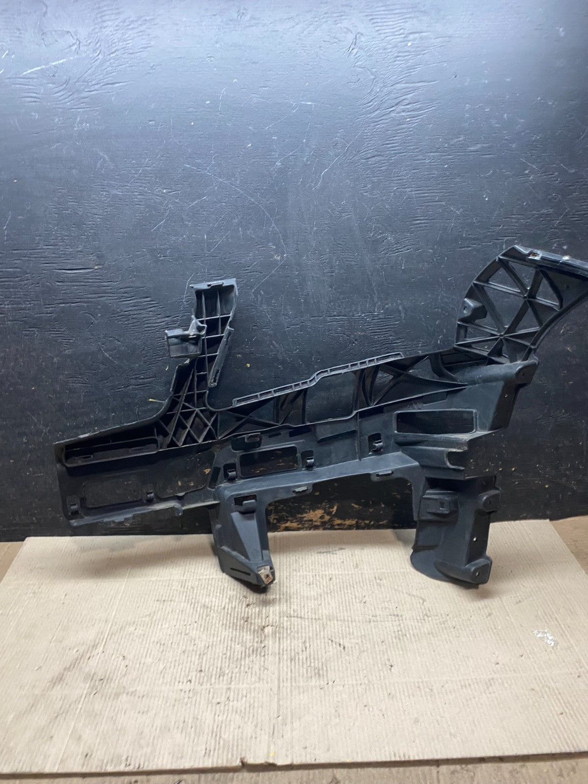 2010 2012 Mercedes GLK-Class GLK350 Front Right Bumper Basic Carrier x2910 DG3