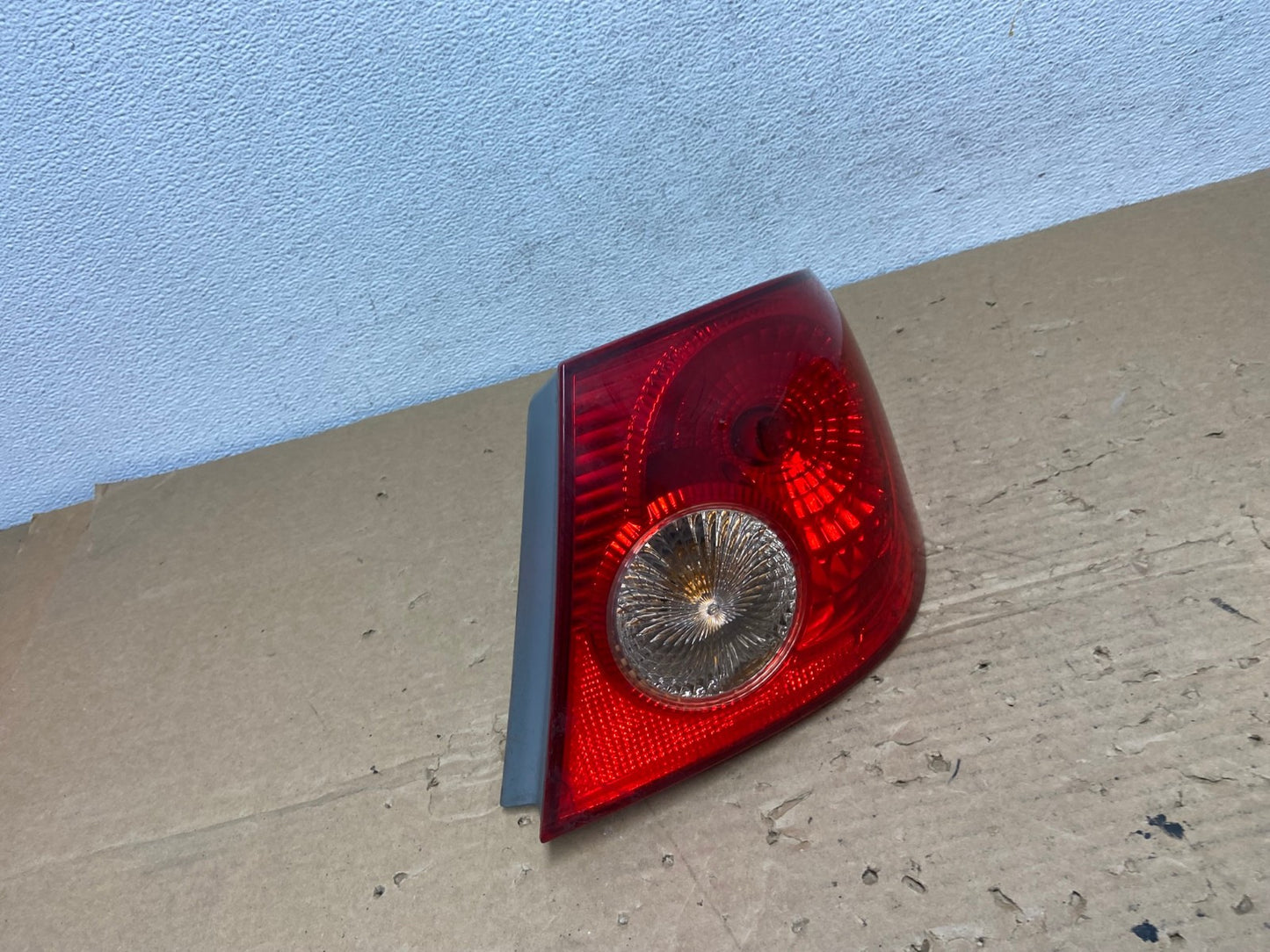 2005 - 2008 Toyota Corolla Right Passenger RH Side Tail light AD4129 LK2