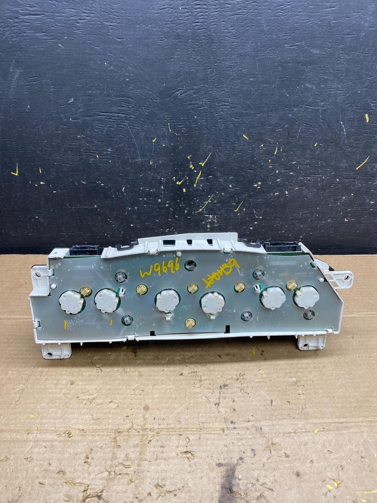 2006 Ford E350 Gauge Speedometer Cluster OEM W9696  DG5