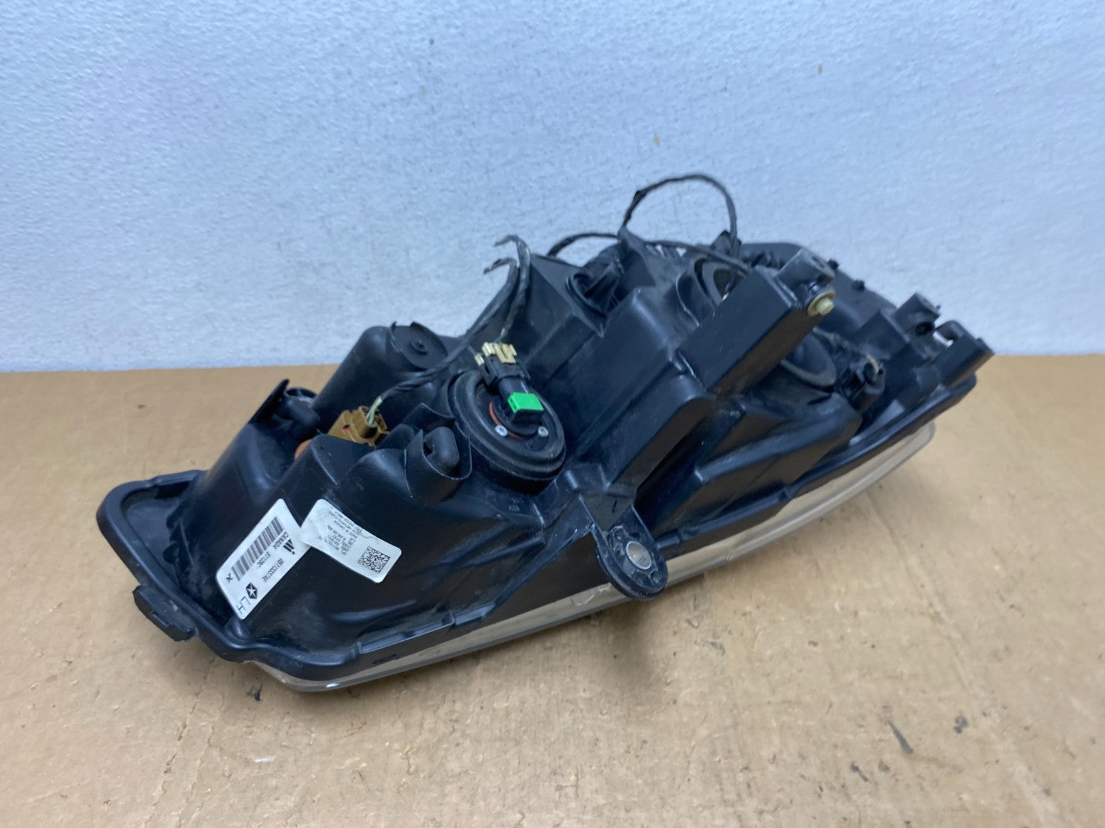 2008 to 2016 Chrysler Town and Country Left Driver Lh Side Headlight AD0650 DW5