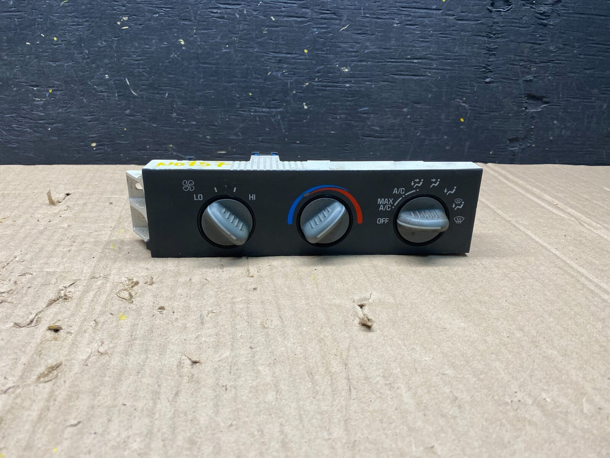 2001 - 2007 GMC Chevrolet Express 1500 Climate Control A/C N0757 DG0