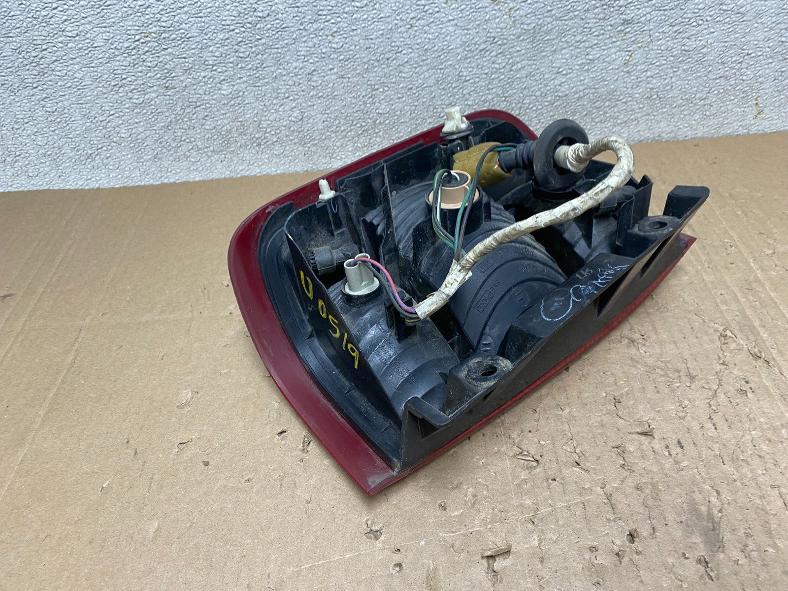1999 to 2004 Nissan Pathfinder Right Passenger Rh Side Tail light Oem U0519 DW5