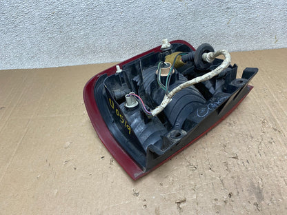 1999 to 2004 Nissan Pathfinder Right Passenger Rh Side Tail light Oem U0519 DW5
