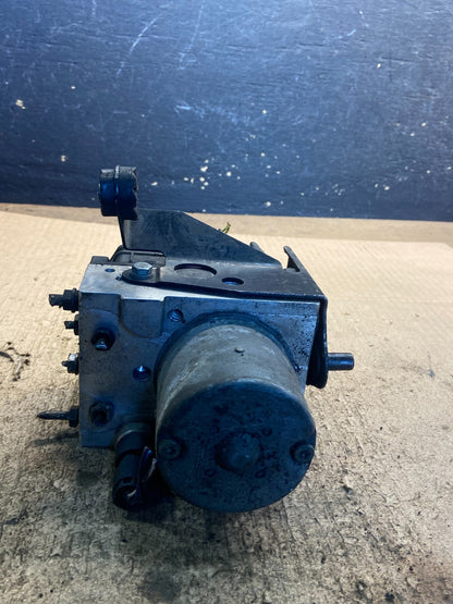 2016 - 2018 Kia Sorento ABS Anti-Lock Brake Pump 6758969 OEM Z8945 DG1