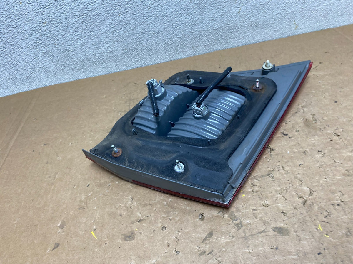 2005 2006 2007 Honda Odyssey Inner Right Passenger RH Tail Light V5936 DW4