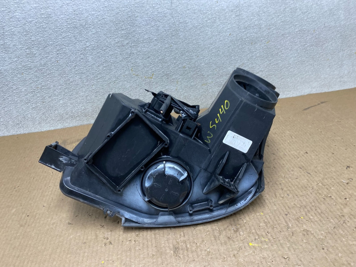 2003 to 2007 Cadillac CTS Right Passenger RH Halogen Headlight Oem W5440 DW9