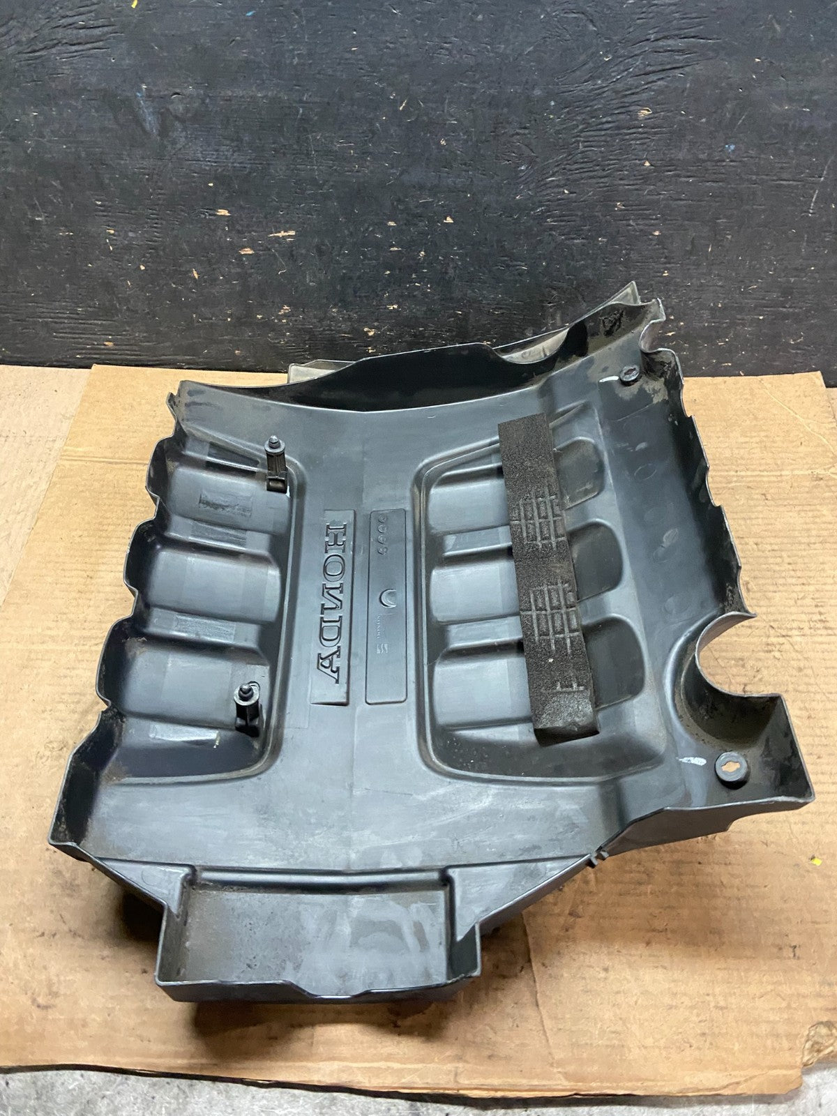 2005 to 2007 Honda Odyssey Black Engine Cover OEM Q9840 DG6
