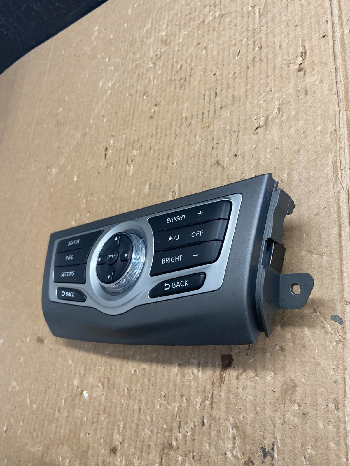 2009-2014 Nissan Murano AM FM Radio CD Control Panel AE3933 DG2