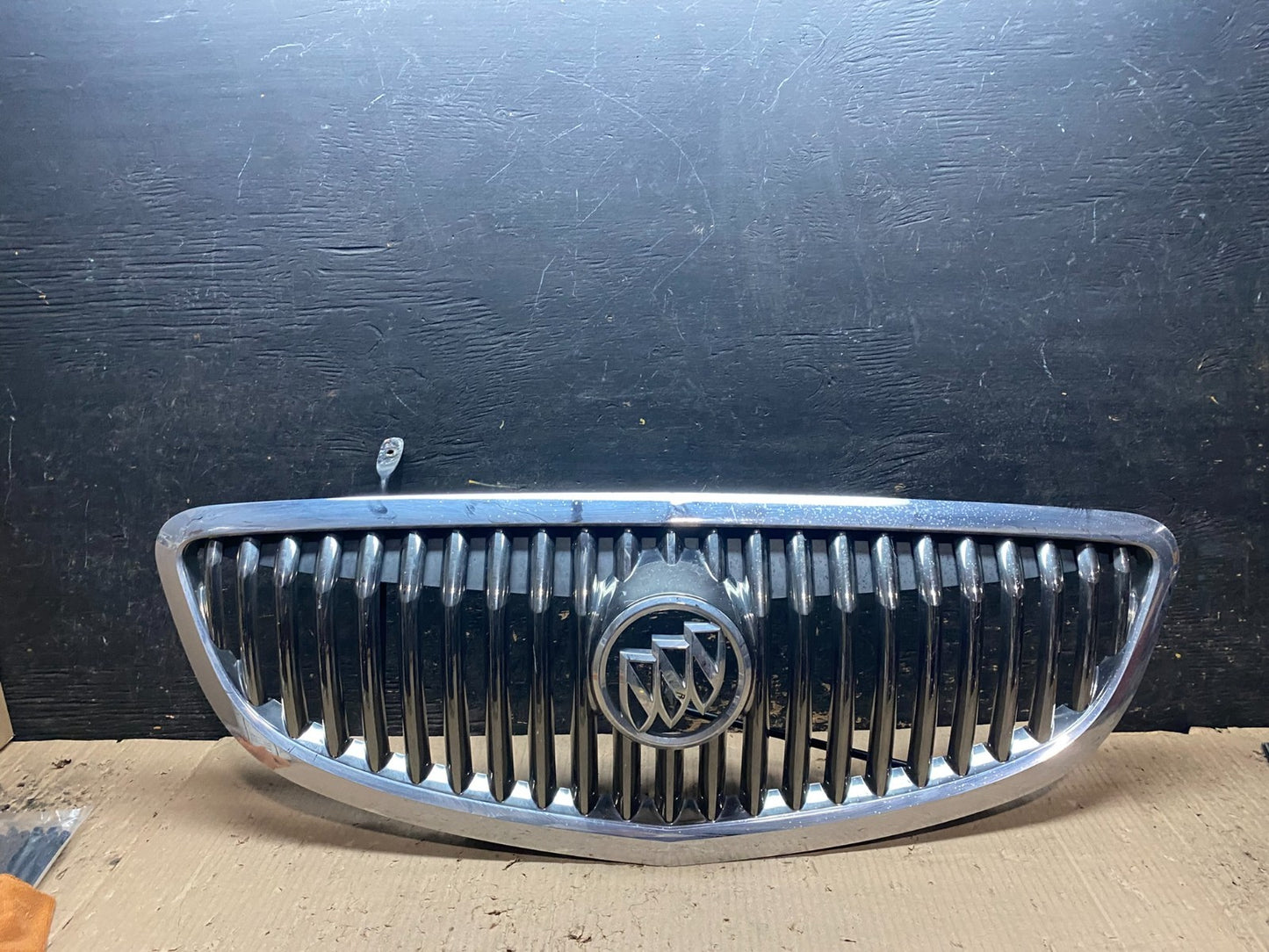 2008 to 2012 Buick Enclave Front Upper Grill Grille Oem X8161 DG0
