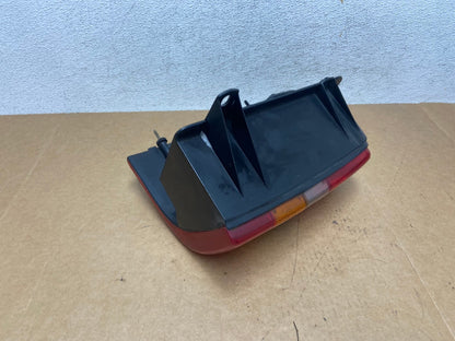 1993-1998 Jeep Grand Cherokee ZJ Right Passenger Side Rh Tail Light AE2955 LK4